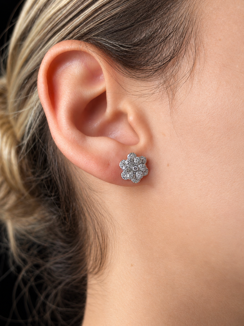 14k white gold 2 layer flower diamonds earrings