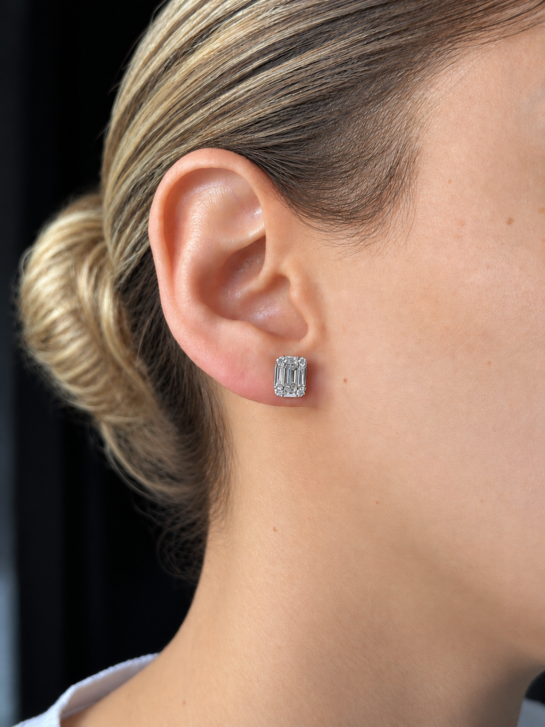 14k white gold diamond baguette earrings