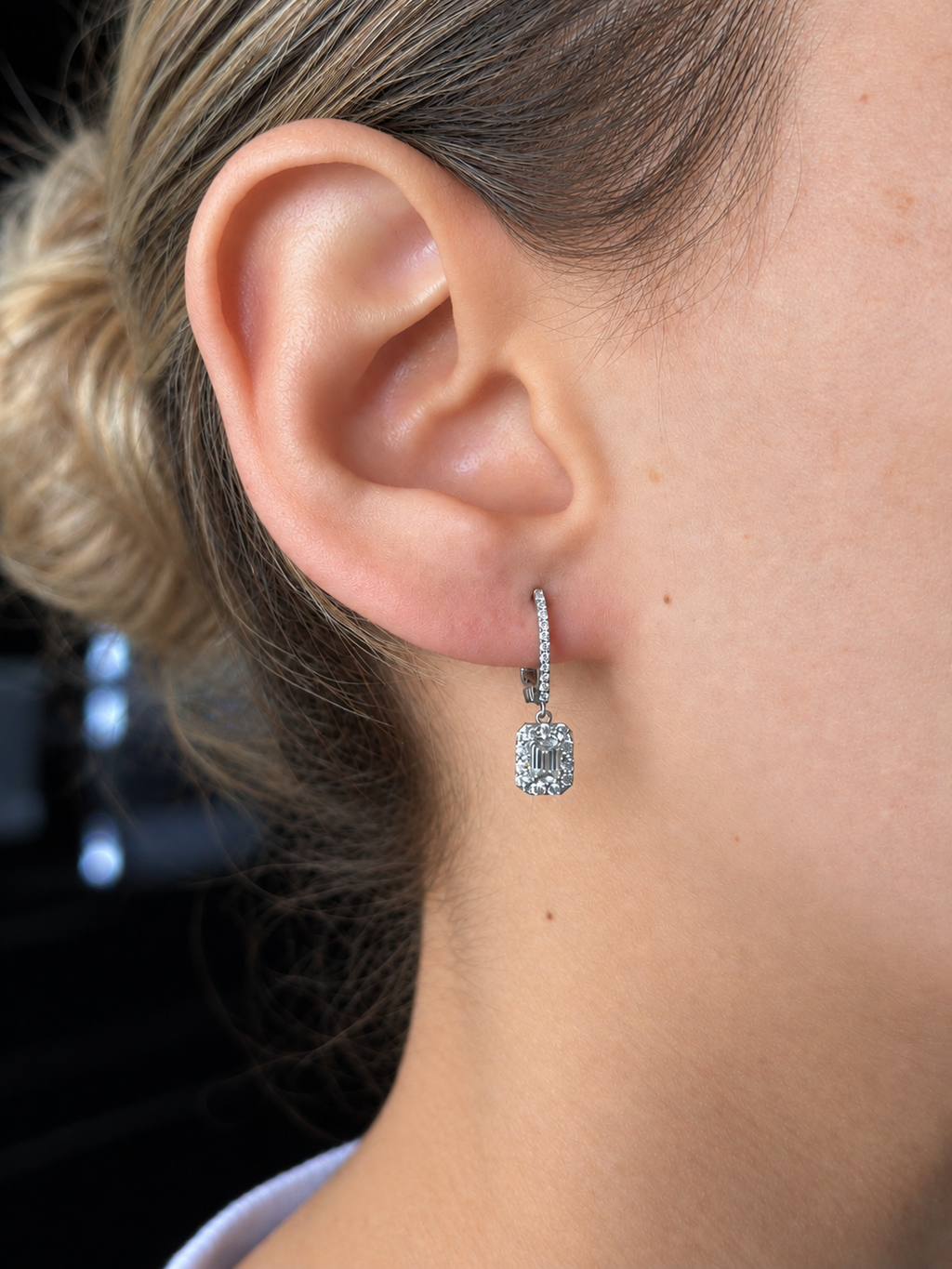 14k white gold emerald diamond dangling