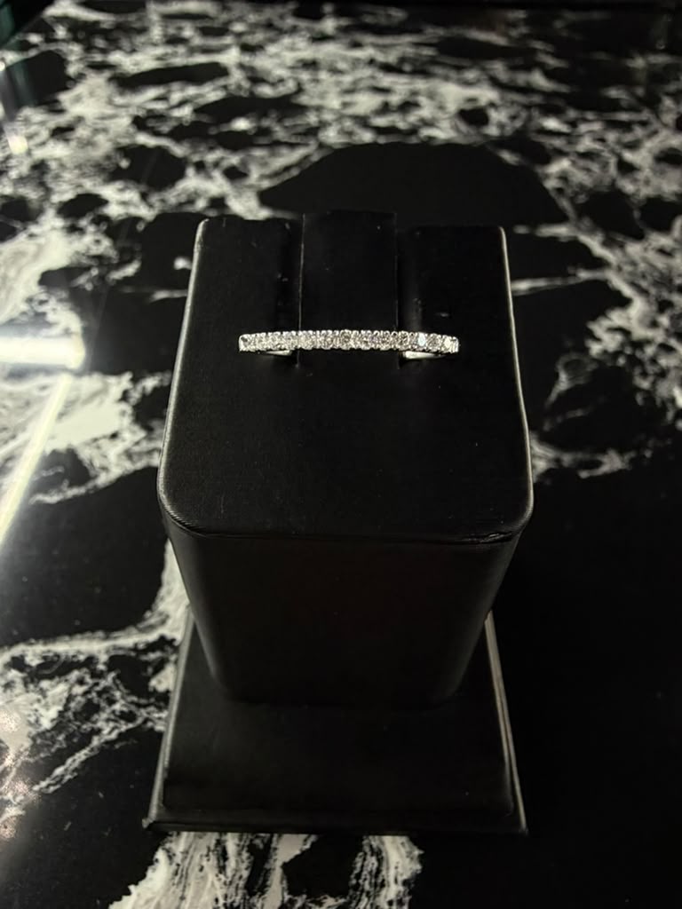 14k white gold diamond ring
