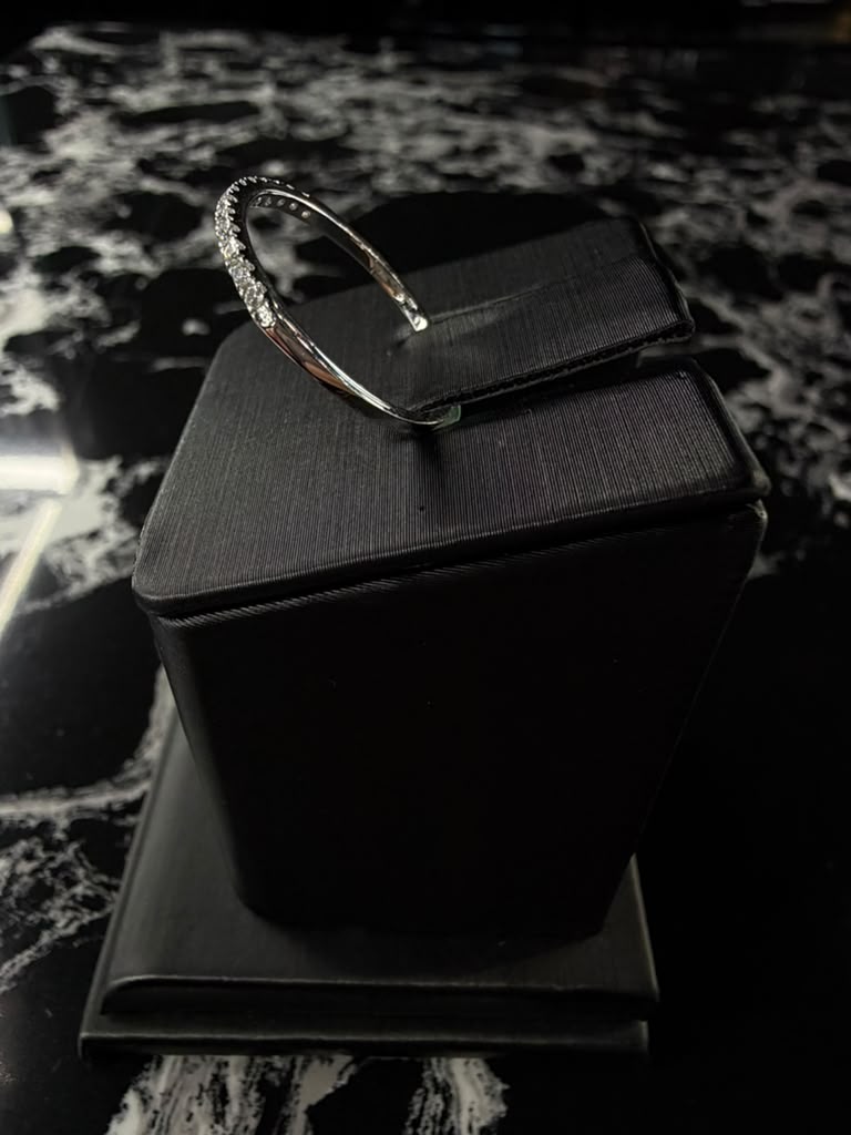 14k white gold diamond ring