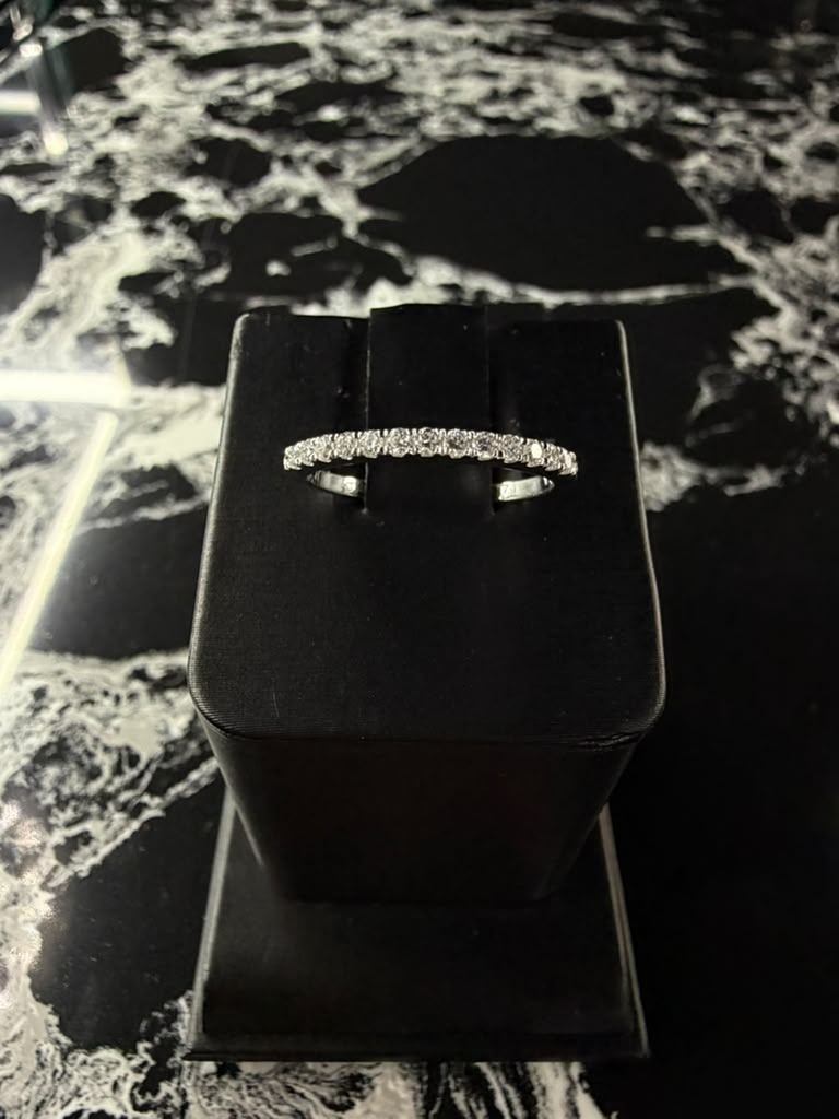 14k white gold diamond ring
