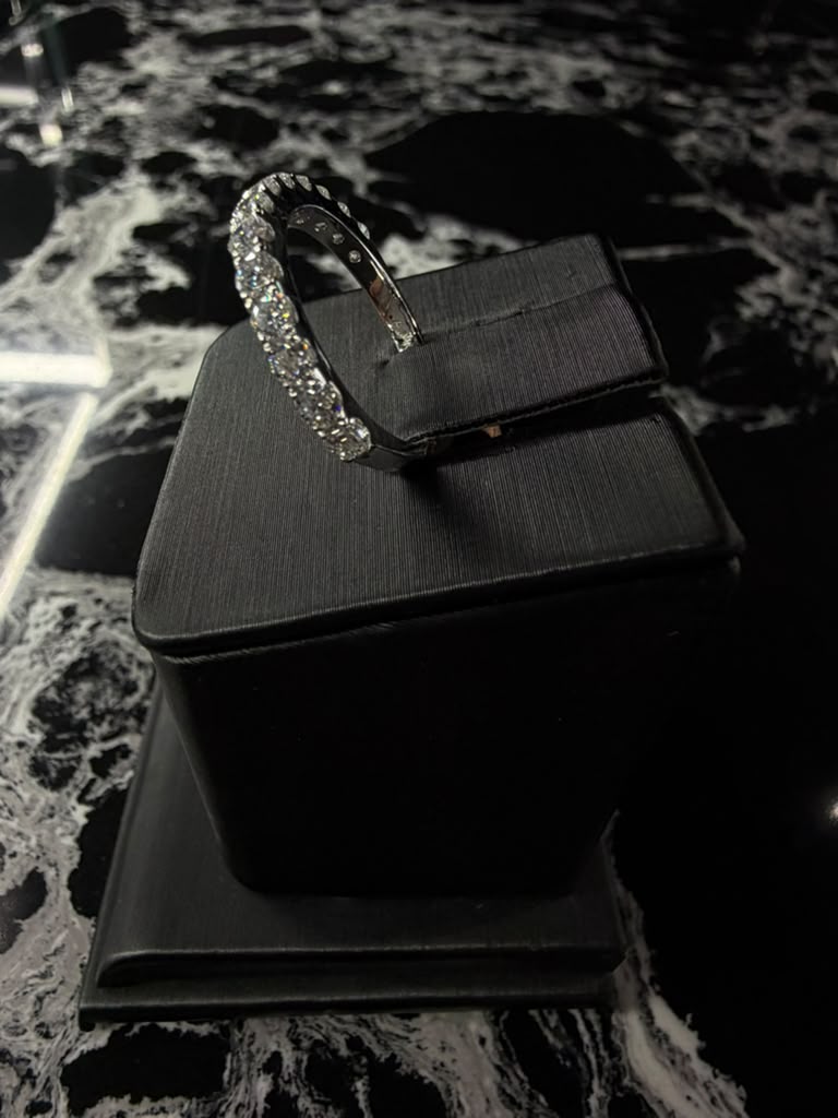 14k white gold diamond ring