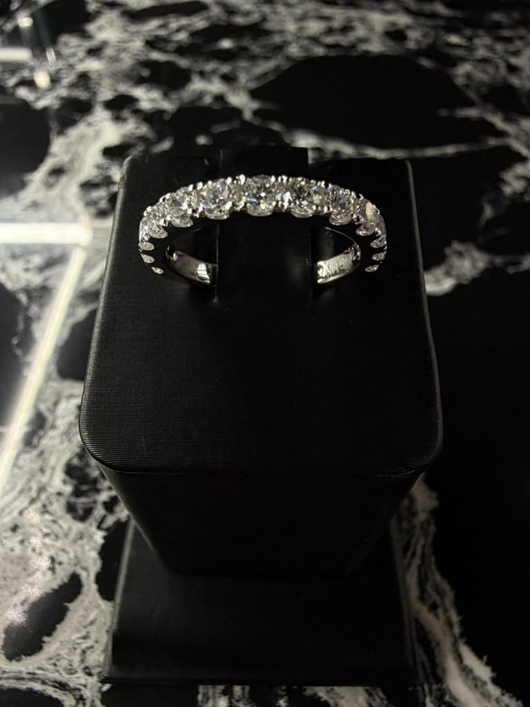 14k white gold diamond ring