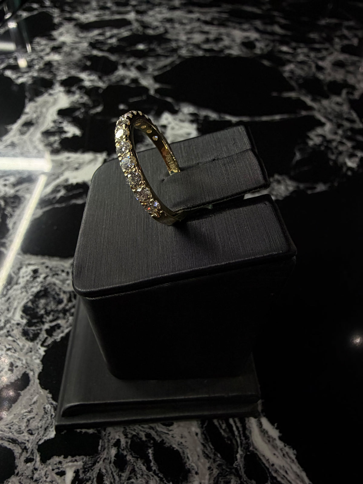 14k YELLOW GOLD DIAMOND RING