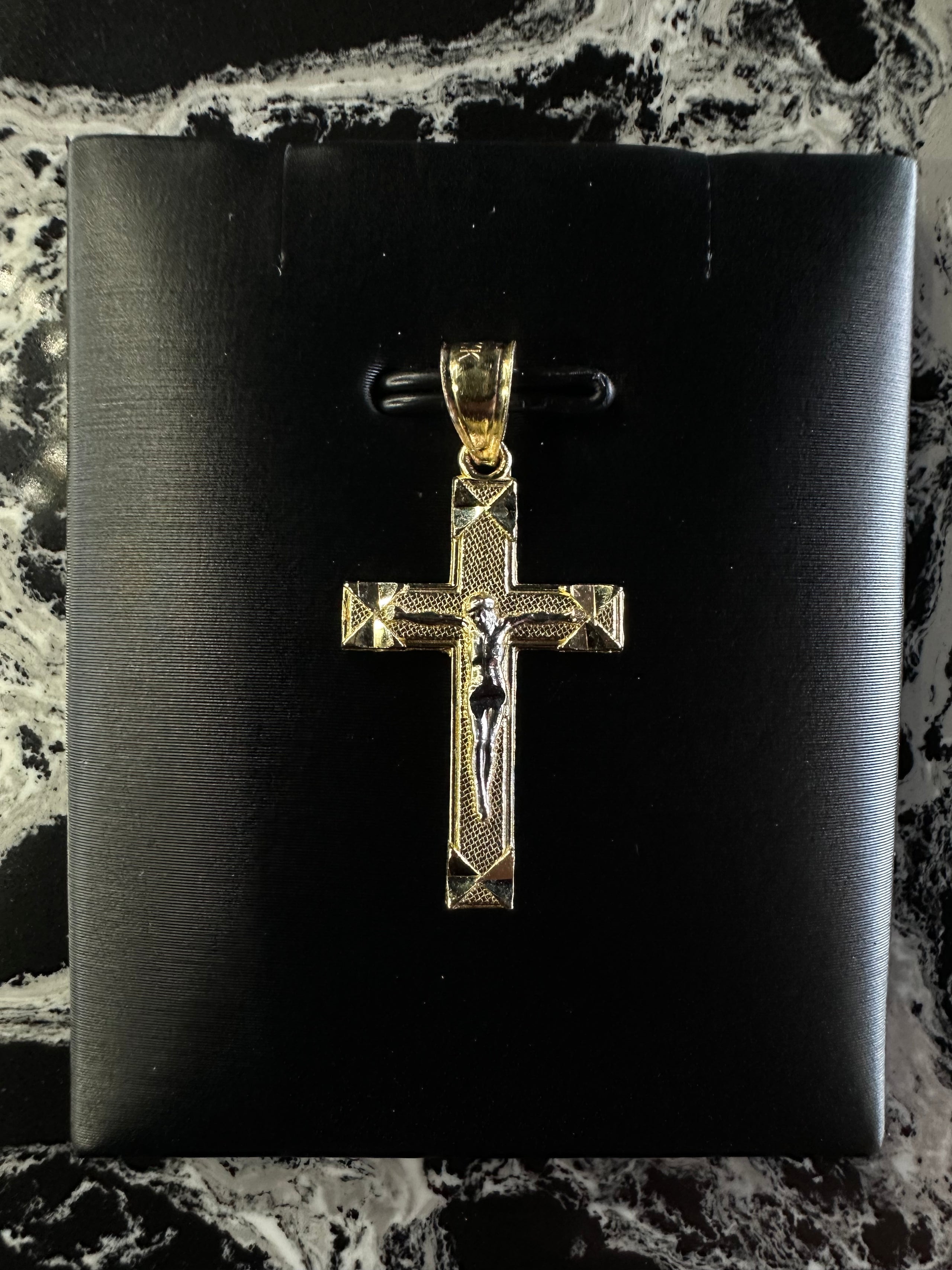 14K CROSS PENDANT