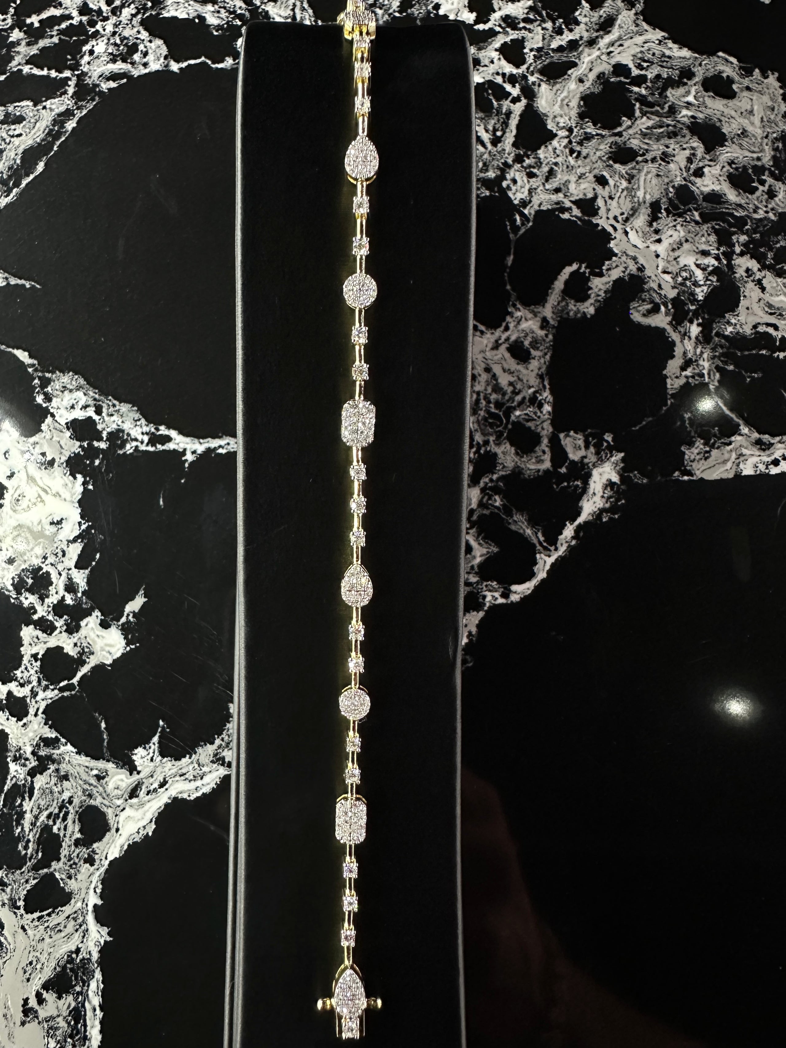 NATURAL DIAMOND CLUSTER FLOWER BRACELET 14K