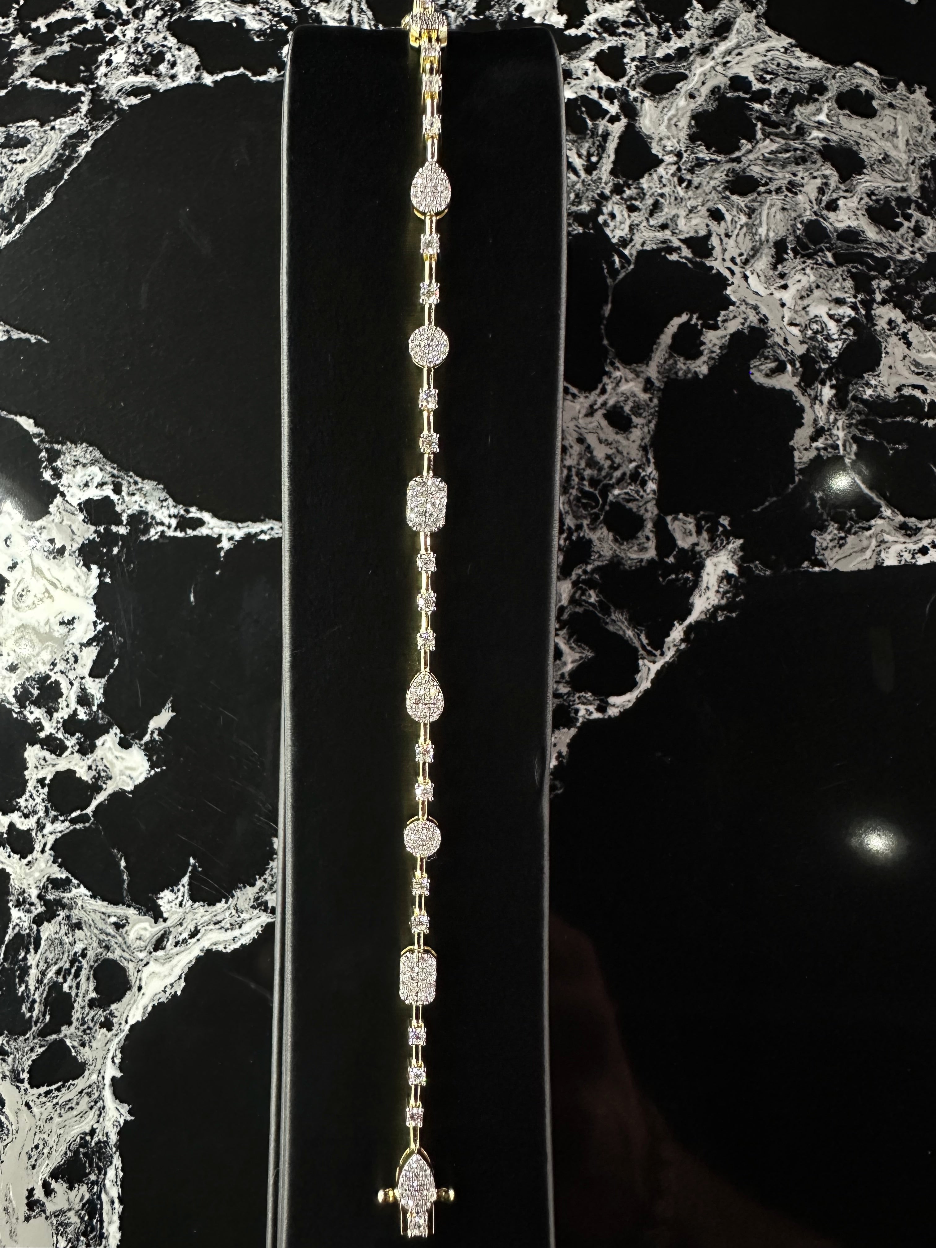 NATURAL DIAMOND CLUSTER FLOWER BRACELET 14K