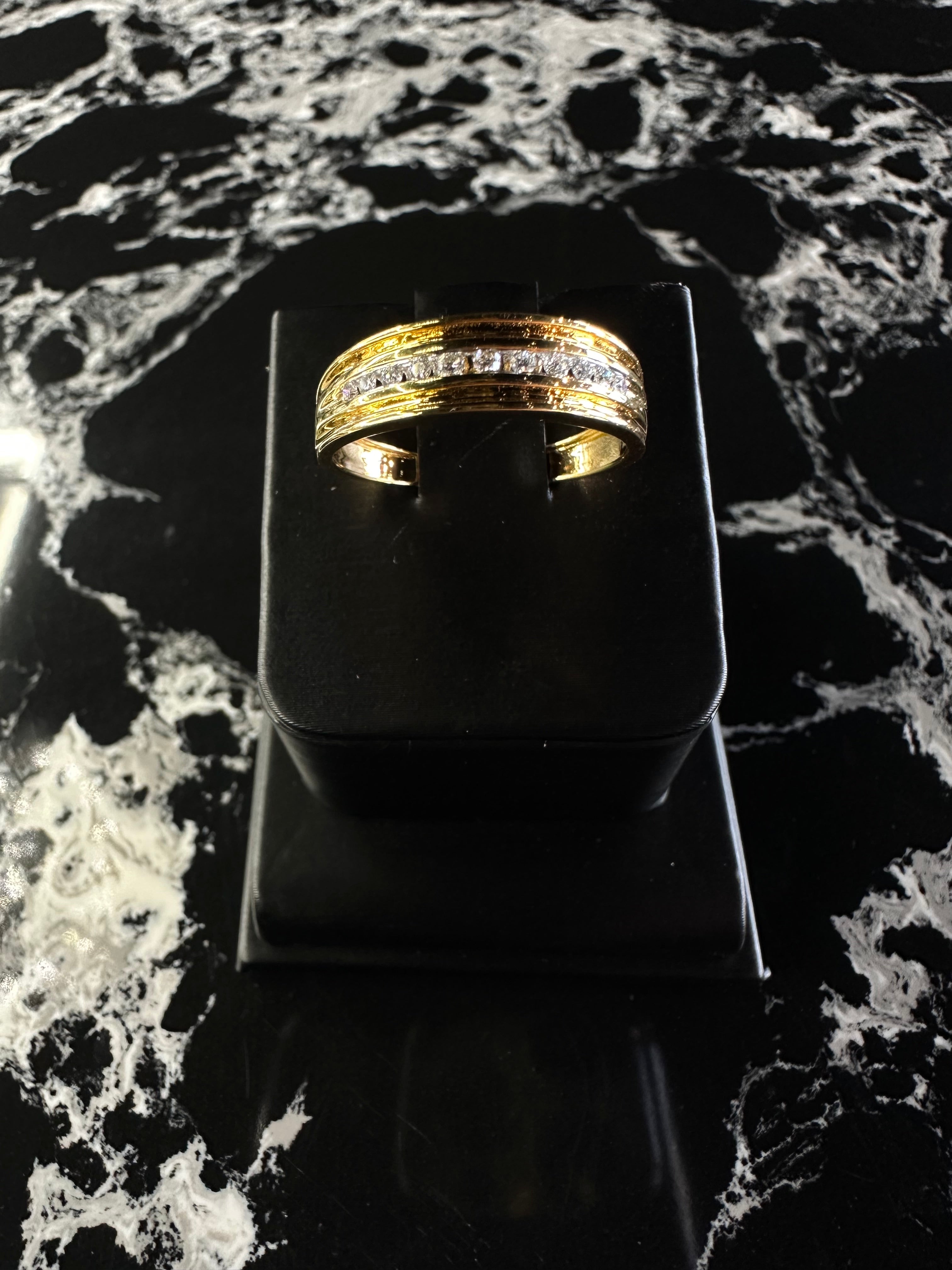 NATURAL DIAMOND MENS RING 14K