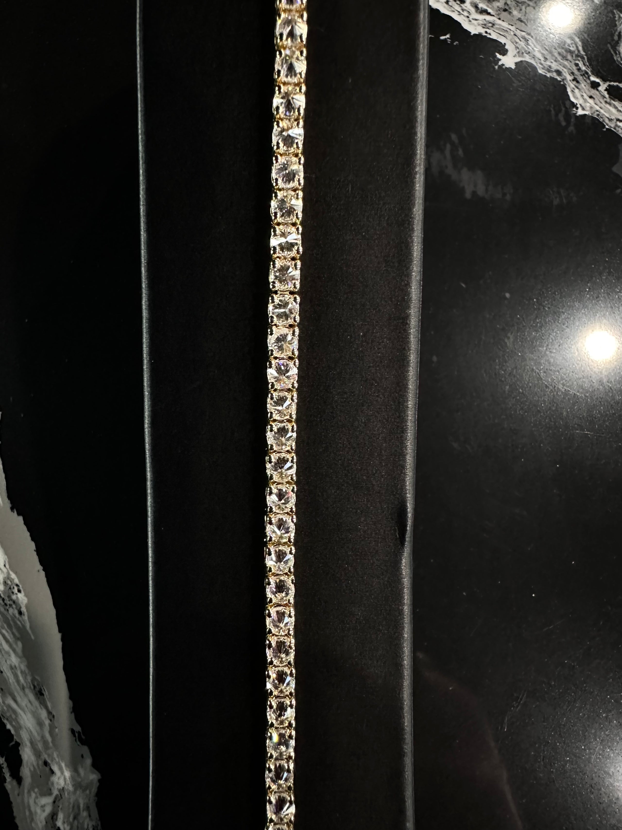 LAB DIAMONDS SPIKE SETTING TENNIS BRACELET 14k
