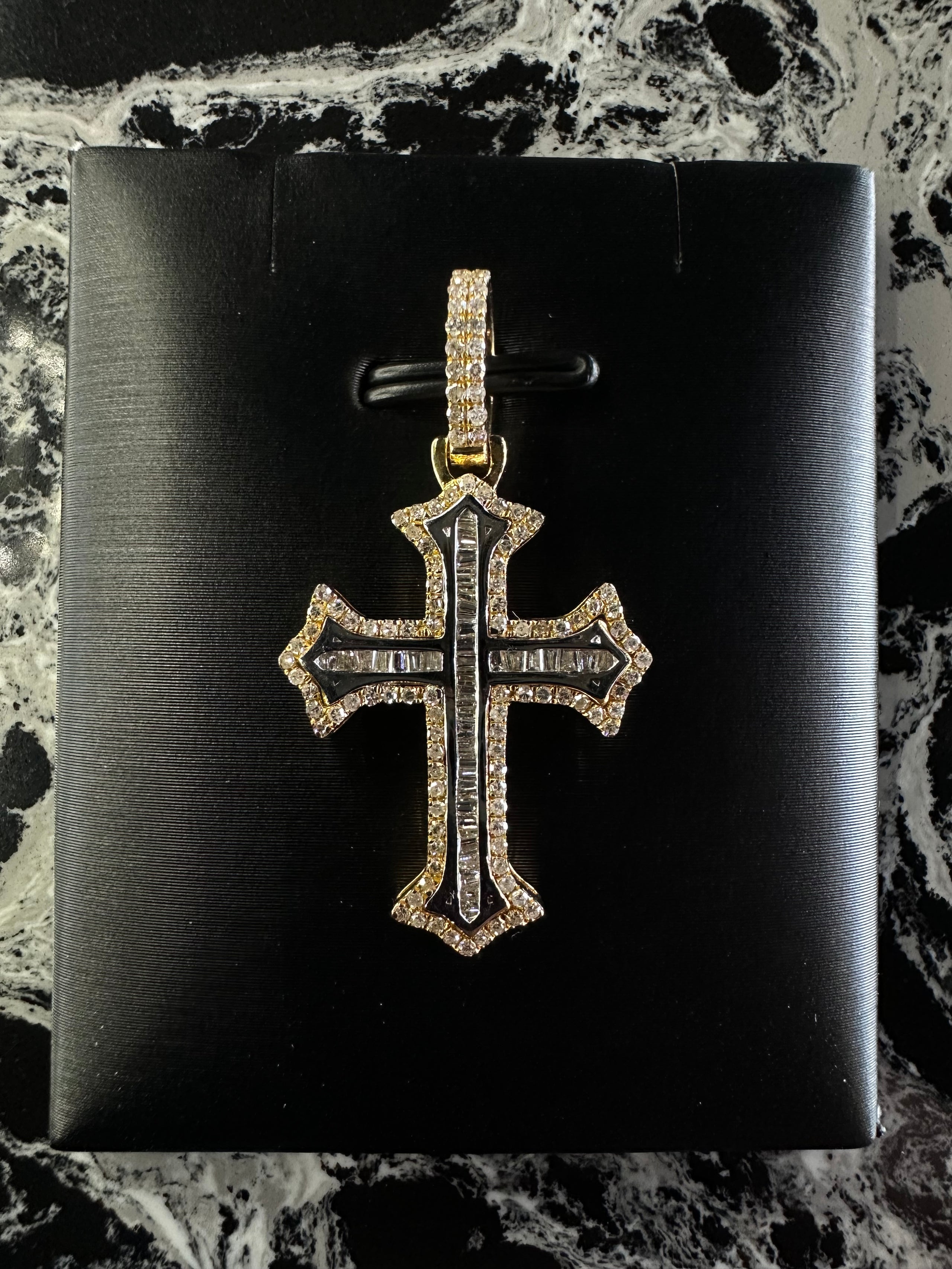 DIAMOND CROSS BAGUETTE 14K PENDANT