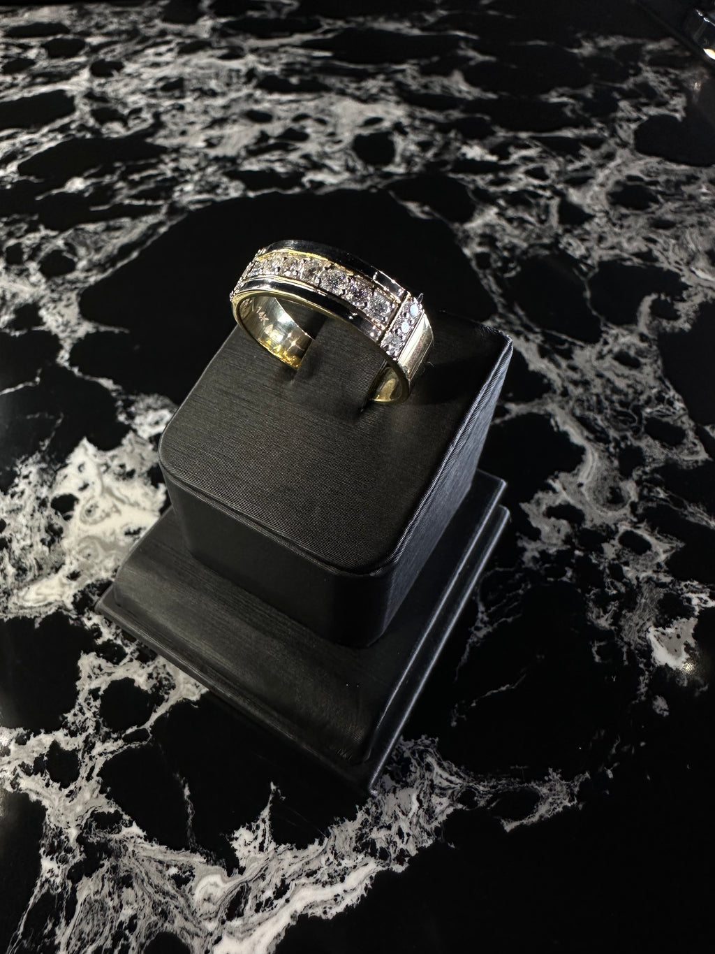 NATURAL DIAMOND MENS RING 14K