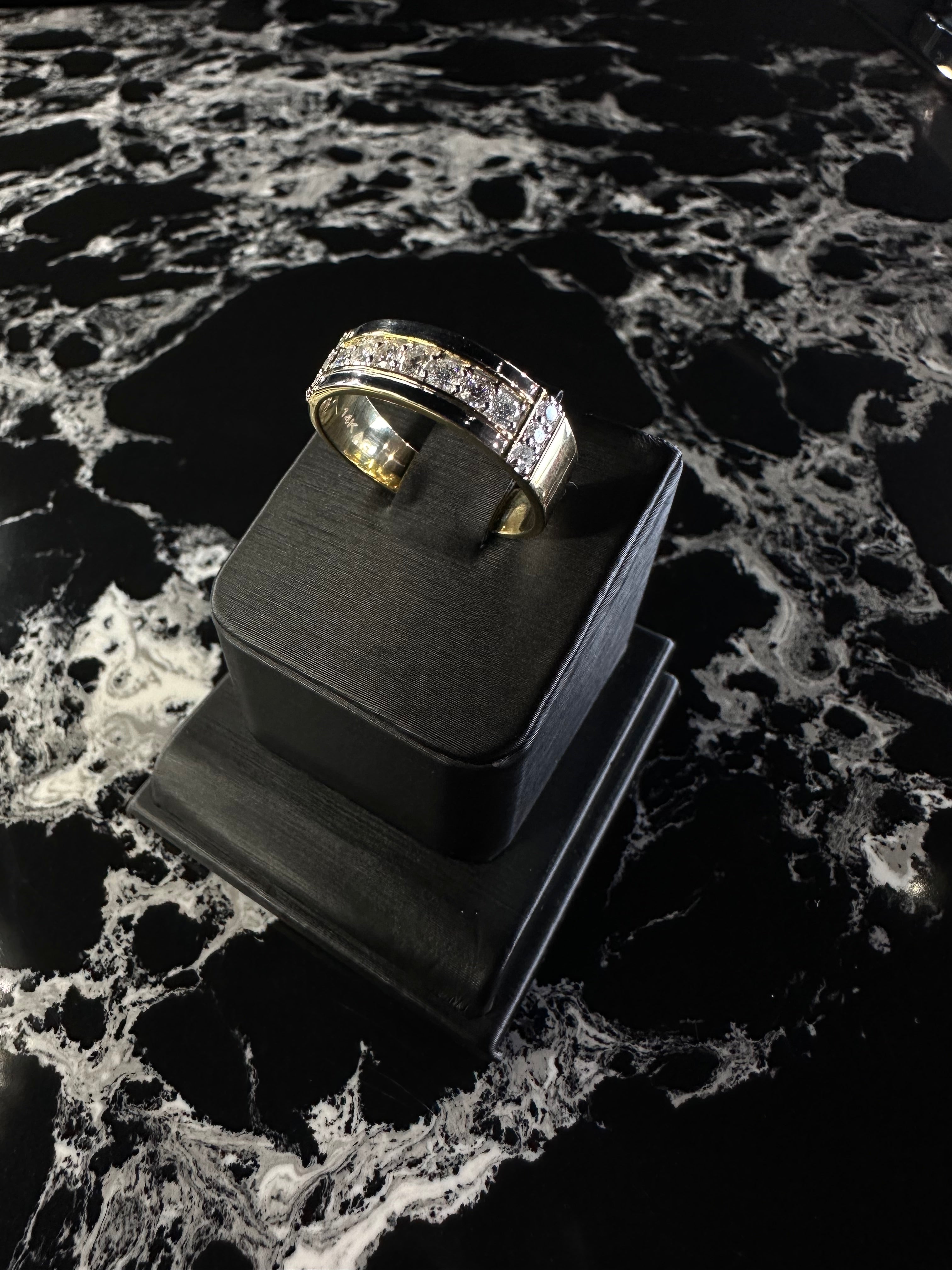 NATURAL DIAMOND MENS RING 14K