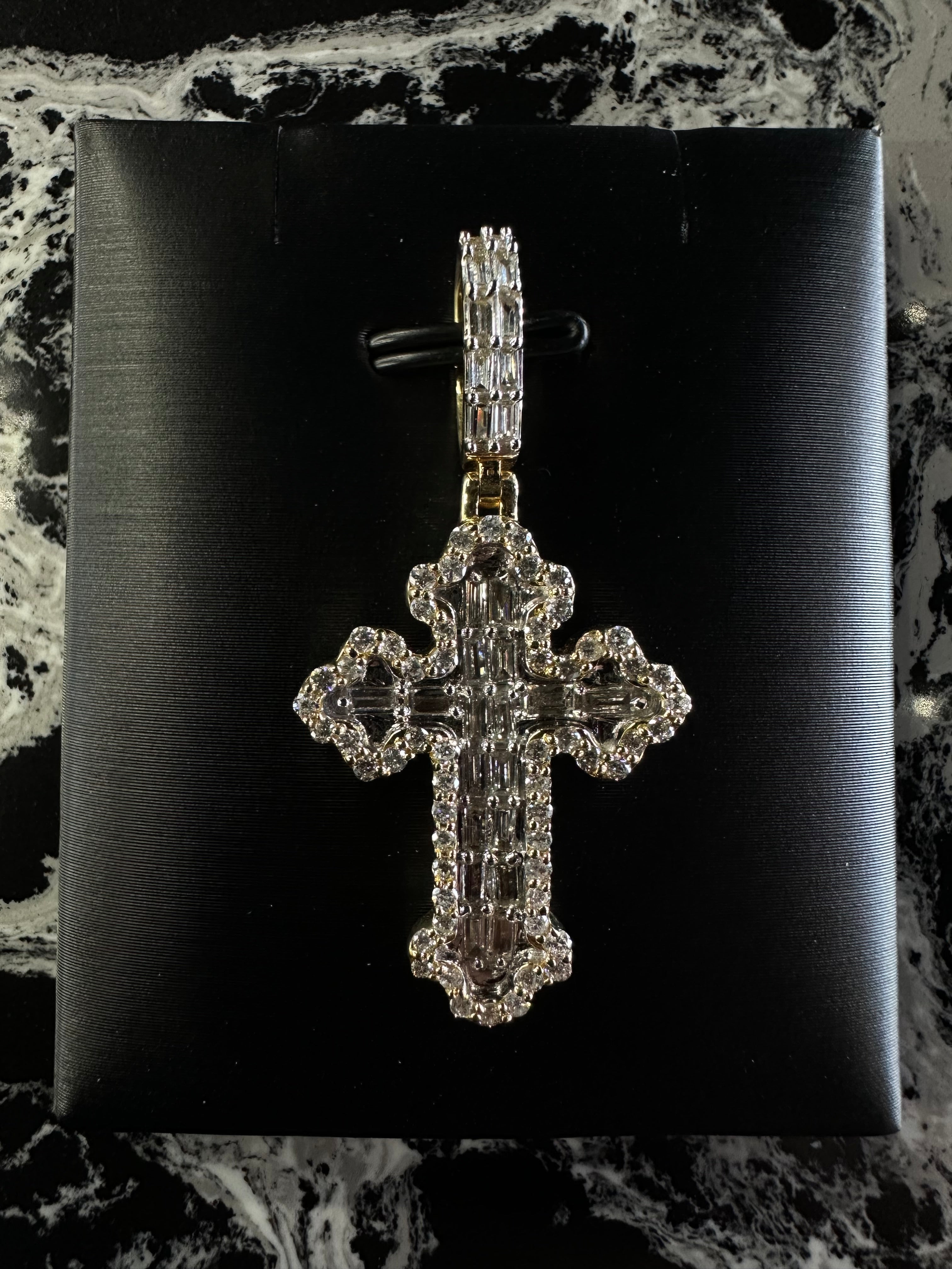 BAGUETTE DIAMOND CLOVER TIP CROSS 14k PENDANT