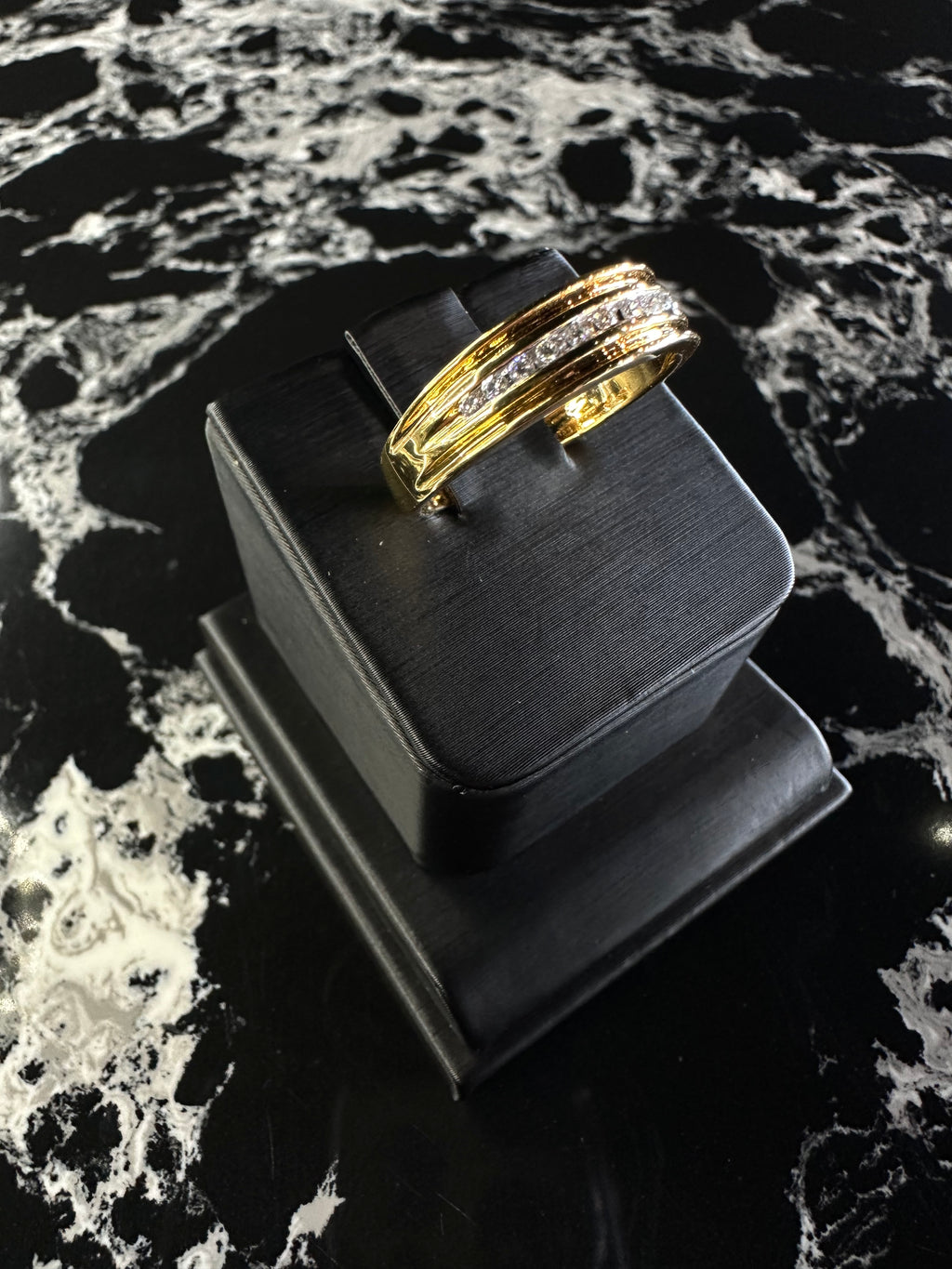 NATURAL DIAMOND MENS RING 14K