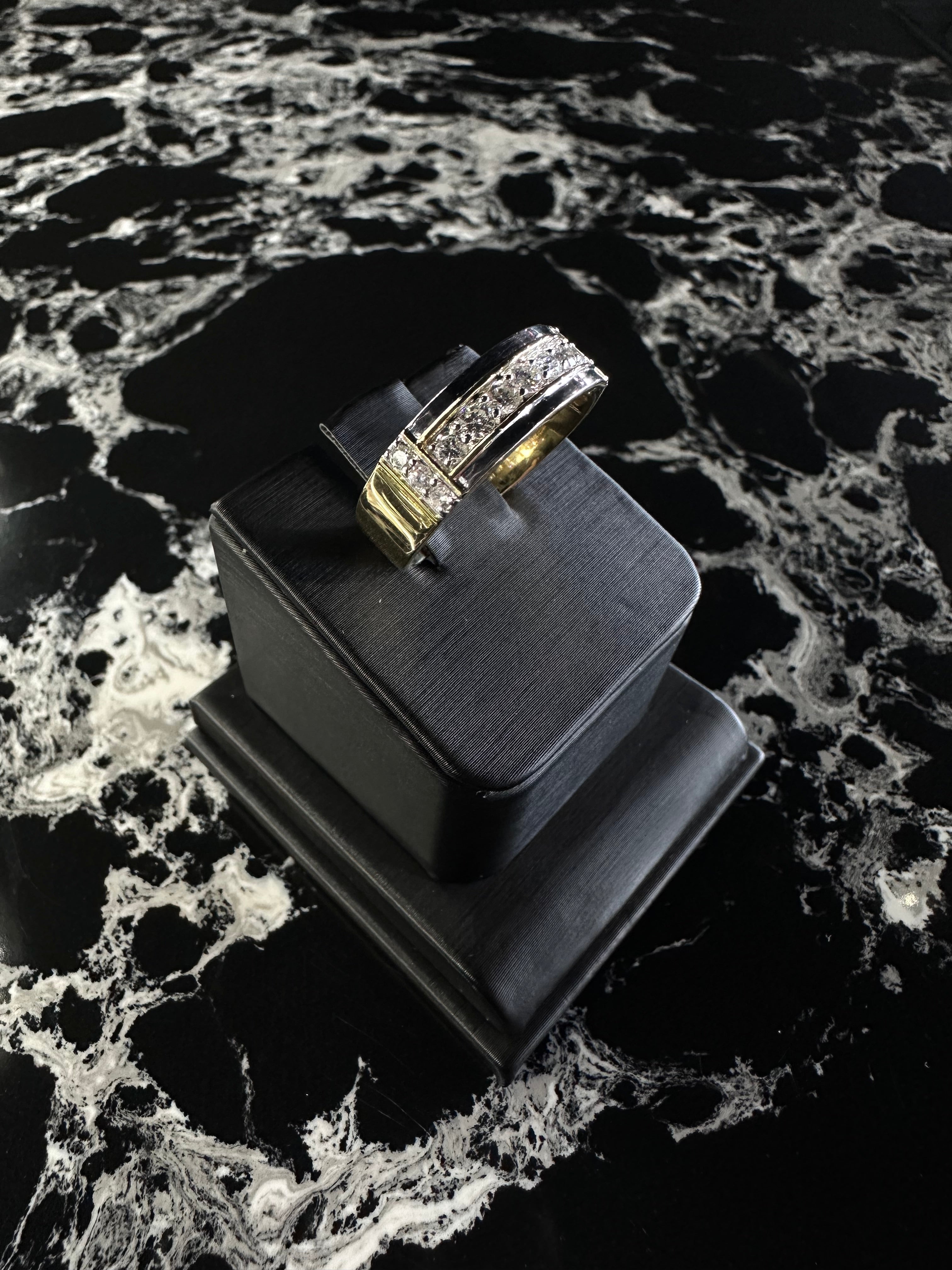 NATURAL DIAMOND MENS RING 14K