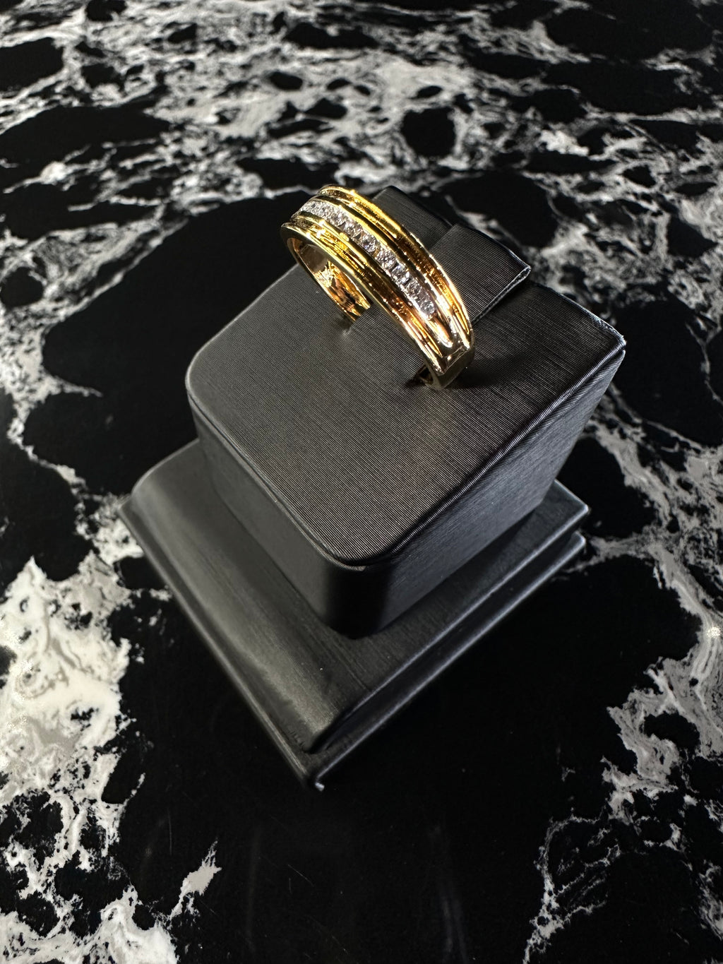 NATURAL DIAMOND MENS RING 14K